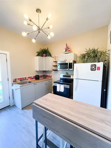 2010 Avenue O 1/2 Up Galveston TX 77550