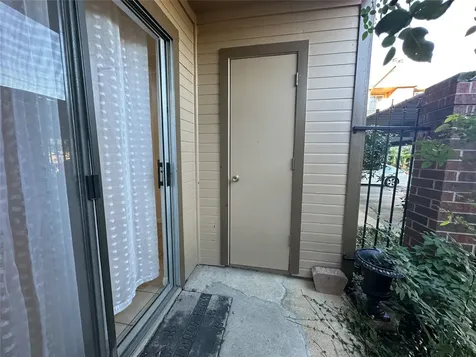 2121 Hepburn Street 1110 Houston TX 77054