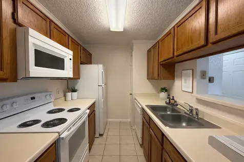 2121 Hepburn Street 1110 Houston TX 77054