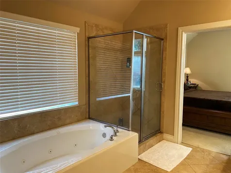 13804 Lakewater Drive Pearland TX 77584