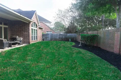 13804 Lakewater Drive Pearland TX 77584