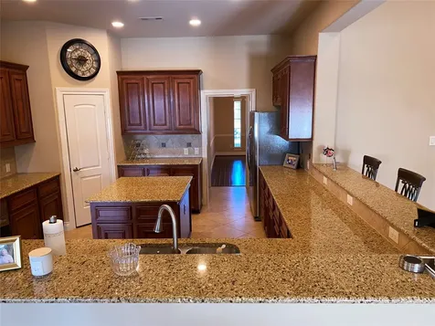 13804 Lakewater Drive Pearland TX 77584