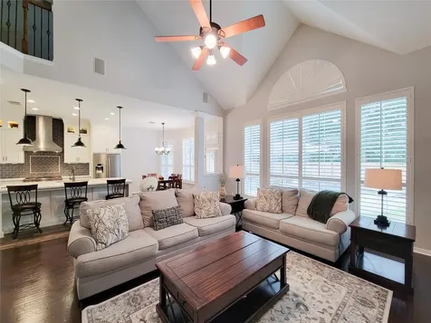78 N Bluff Creek Circle The Woodlands TX 77382
