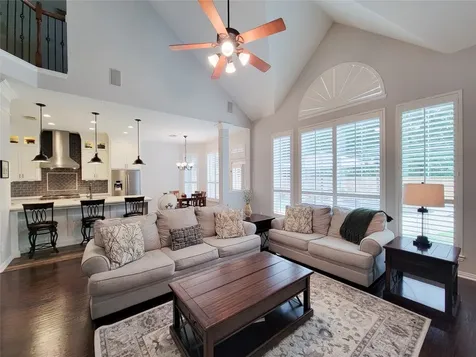 78 N Bluff Creek Circle The Woodlands TX 77382