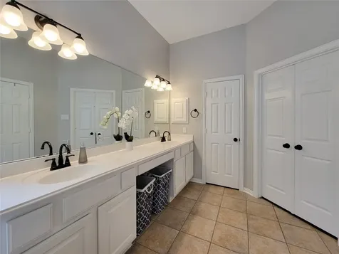 78 N Bluff Creek Circle The Woodlands TX 77382