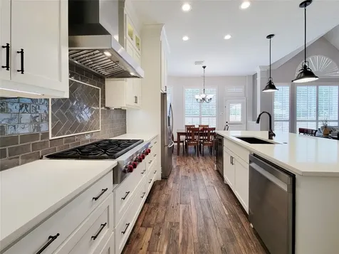 78 N Bluff Creek Circle The Woodlands TX 77382