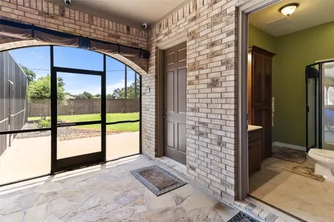 1105 Oak Park Drive Angleton TX 77515