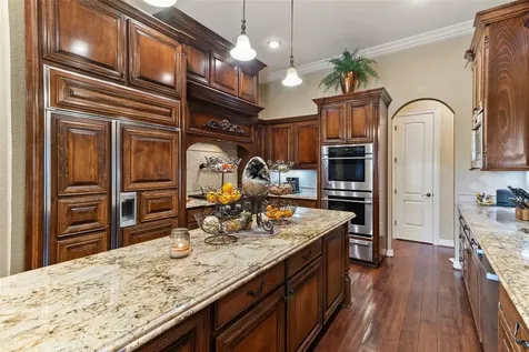 1105 Oak Park Drive Angleton TX 77515