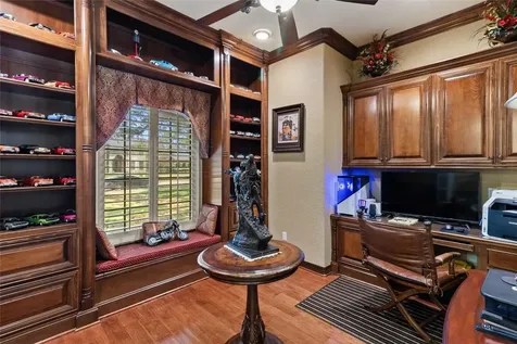 1105 Oak Park Drive Angleton TX 77515