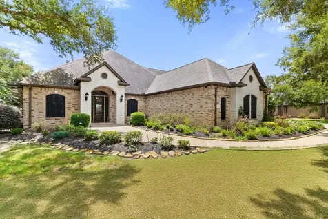 1105 Oak Park Drive Angleton TX 77515