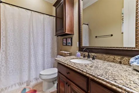 1105 Oak Park Drive Angleton TX 77515