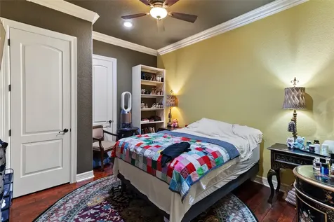 1105 Oak Park Drive Angleton TX 77515