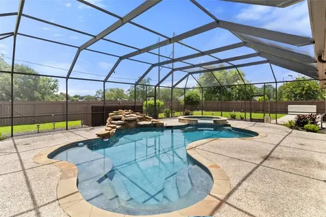 1105 Oak Park Drive Angleton TX 77515