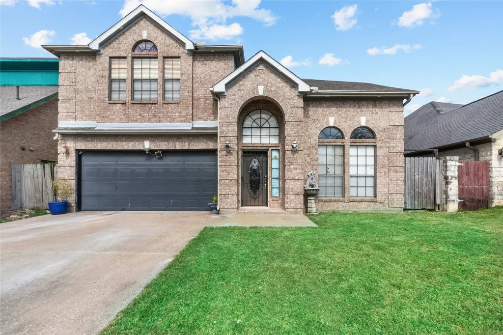 1011 Iowa Street South Houston TX 77587