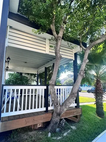 2811 Avenue Q 1/2 Galveston TX 77550