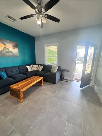 2811 Avenue Q 1/2 Galveston TX 77550