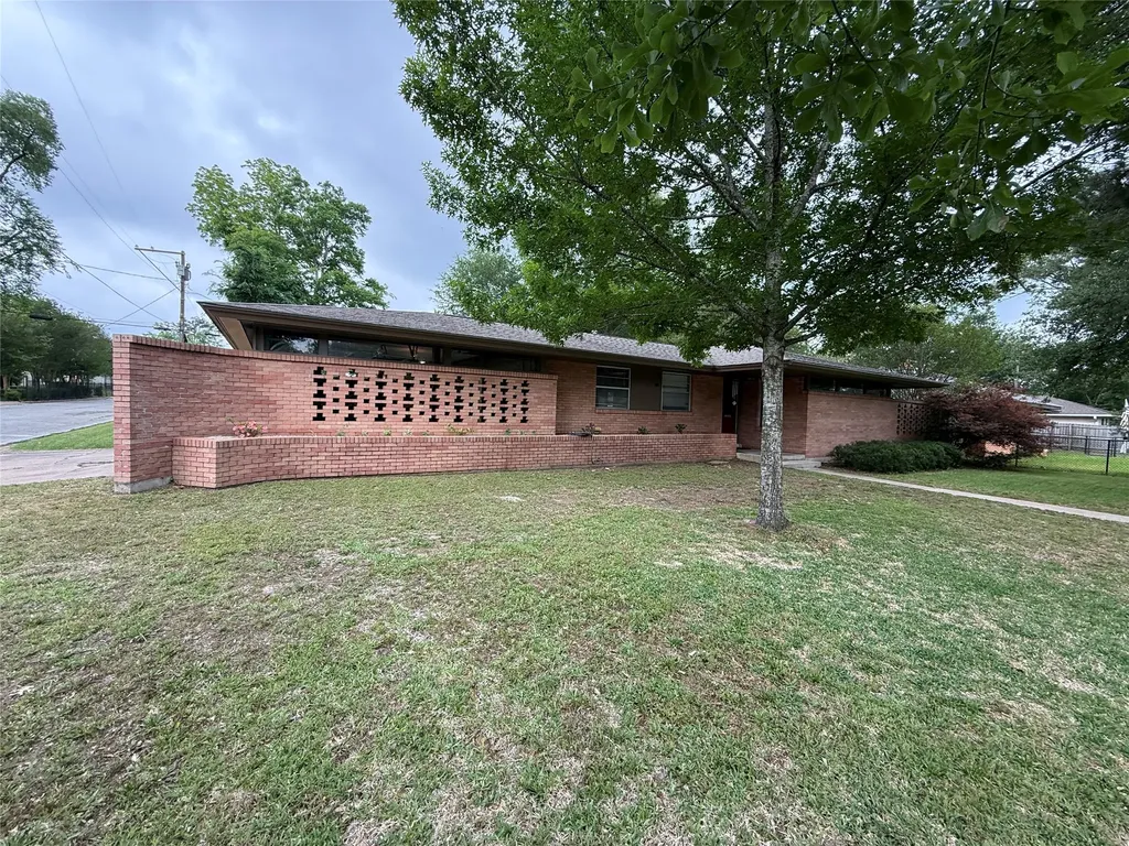 905 Persimmon Avenue Lufkin TX 75904