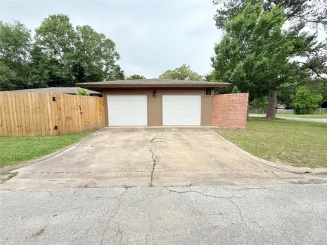 905 Persimmon Avenue Lufkin TX 75904