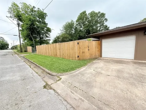 905 Persimmon Avenue Lufkin TX 75904