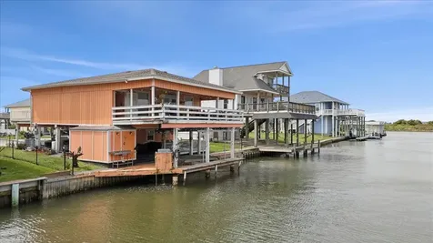 22922 Lunes Street Galveston TX 77554