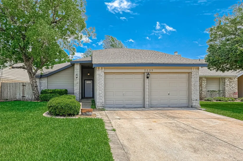 2235 Sentinal Oaks Street Sugar Land TX 77478