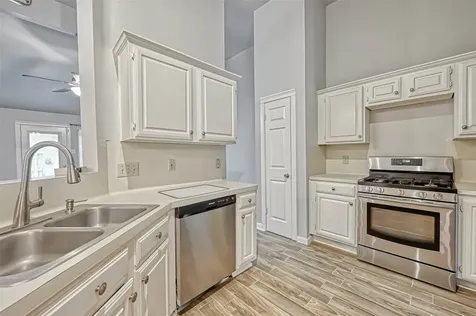 2235 Sentinal Oaks Street Sugar Land TX 77478
