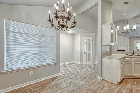 2235 Sentinal Oaks Street Sugar Land TX 77478