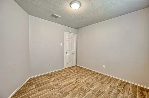 2235 Sentinal Oaks Street Sugar Land TX 77478