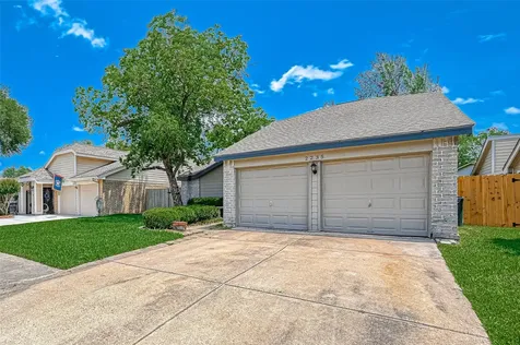 2235 Sentinal Oaks Street Sugar Land TX 77478