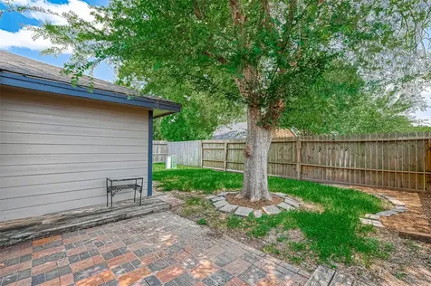 2235 Sentinal Oaks Street Sugar Land TX 77478