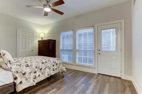 248 Westcott Street Houston TX 77007