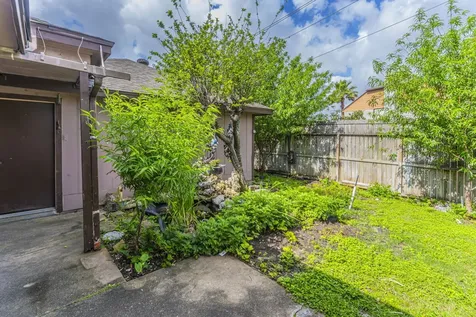 1922 Hickory Lawn Drive Houston TX 77077