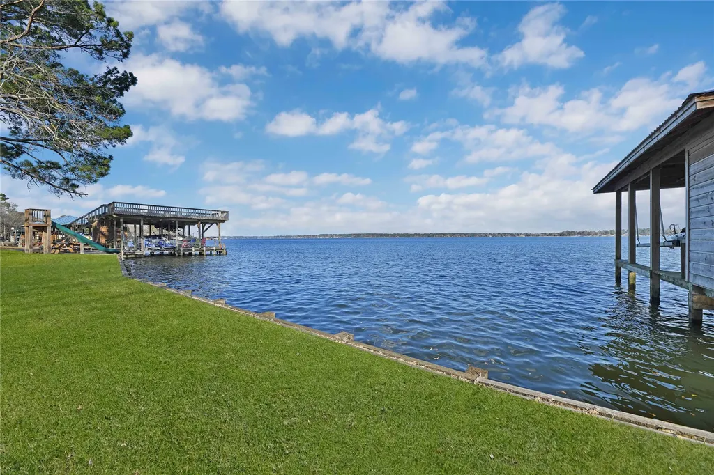 142 Shoreline Drive Livingston TX 77351