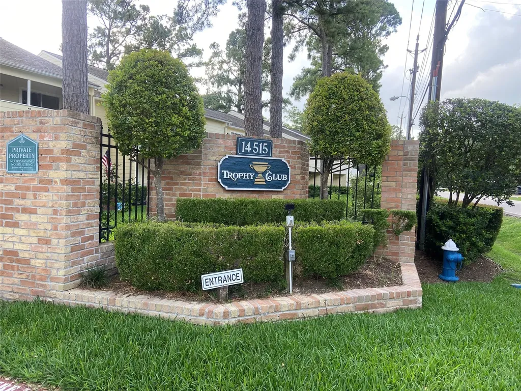 14515 Wunderlich Drive 811 Houston TX 77069