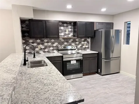 14515 Wunderlich Drive 811 Houston TX 77069