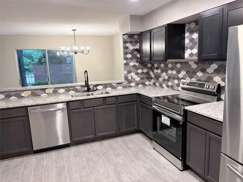 14515 Wunderlich Drive 811 Houston TX 77069
