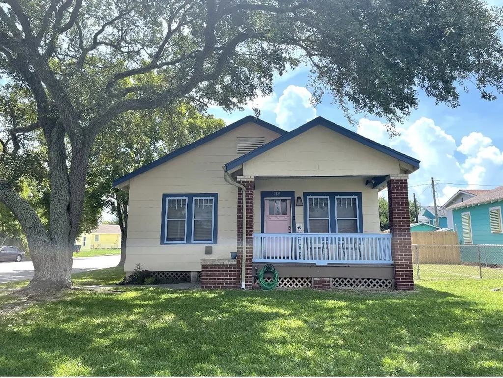 5201 Avenue O 1/2 Galveston TX 77551