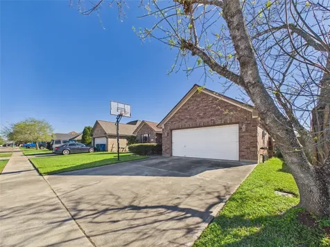 131 Eagle Nest Court Richwood TX 77566