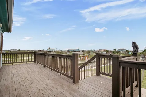 1086 Pennington Street Gilchrist TX 77617