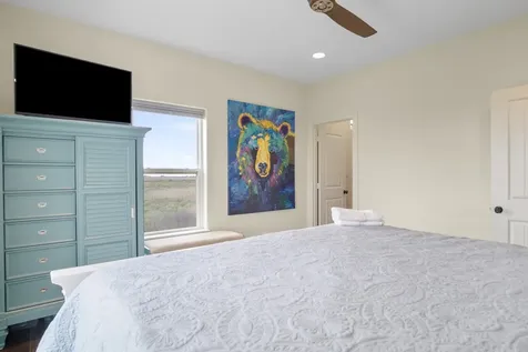 1086 Pennington Street Gilchrist TX 77617