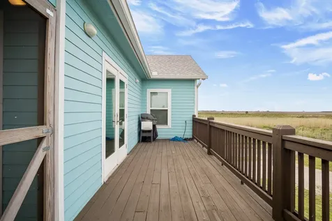 1086 Pennington Street Gilchrist TX 77617