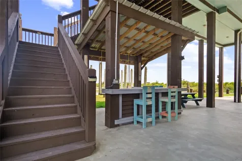 1086 Pennington Street Gilchrist TX 77617