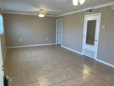 1914 Larrabee Street 1 Seabrook TX 77586