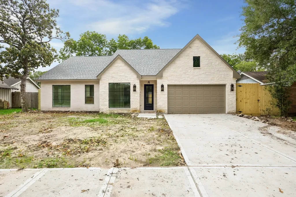 4817 Kingfisher Drive Houston TX 77035