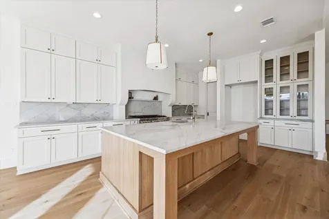 4817 Kingfisher Drive Houston TX 77035