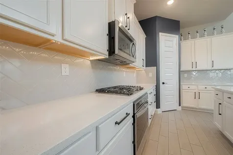 6410 Tiburon Lakes Drive Katy TX 77493