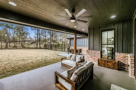 104 Noah Court Huntsville TX 77320