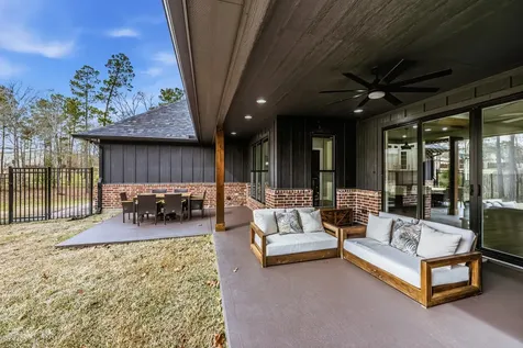 104 Noah Court Huntsville TX 77320