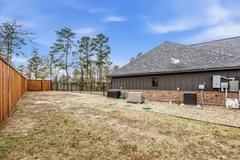 104 Noah Court Huntsville TX 77320