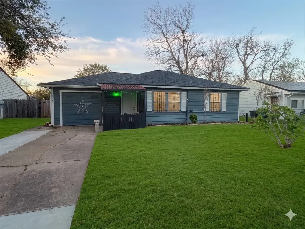 1017 San Felipe Street Angleton TX 77515